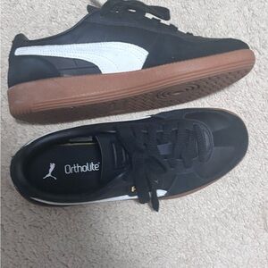 Puma Women’s Black and Brown Sneakers